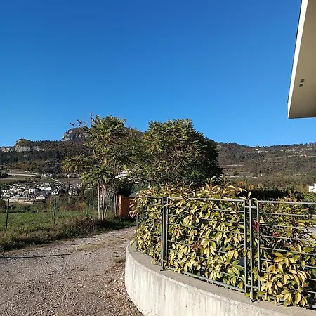 Appartamenti Moderni, Luminosi E Tranquilli Con Parcheggio Privato - Agritur La Tenuta Trient Exterior foto